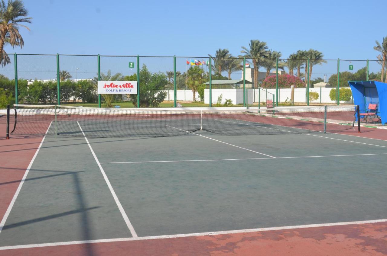 Pickalbatros Golf Beach Resort Sharm El-Sheikh Exterior foto Tennis court at the club