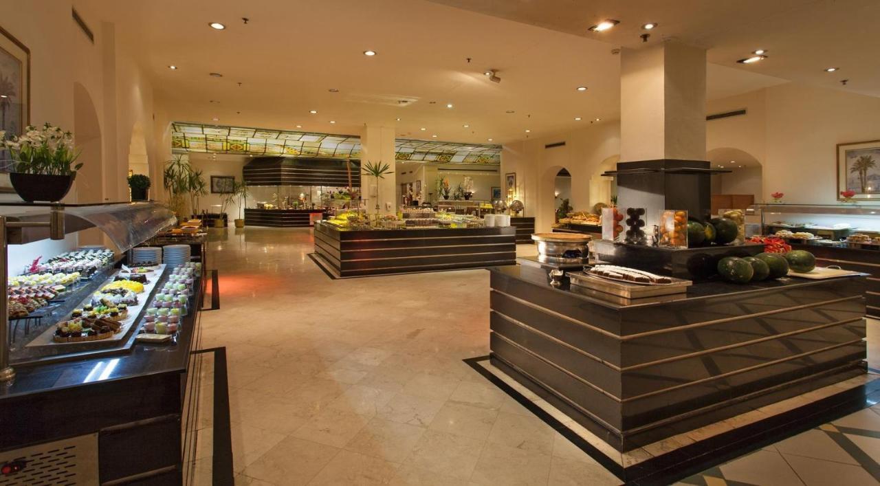 Pickalbatros Golf Beach Resort Sharm El-Sheikh Exterior foto The buffet at the Grand Hyatt Hotel, Amman, Jordan