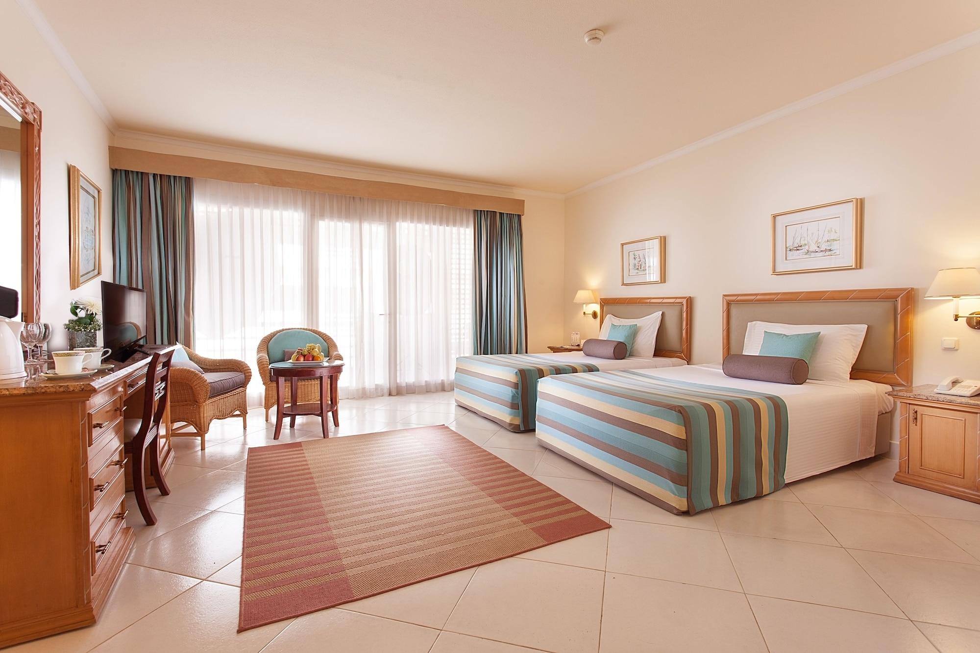 Pickalbatros Golf Beach Resort Sharm El-Sheikh Exterior foto A room at the hotel