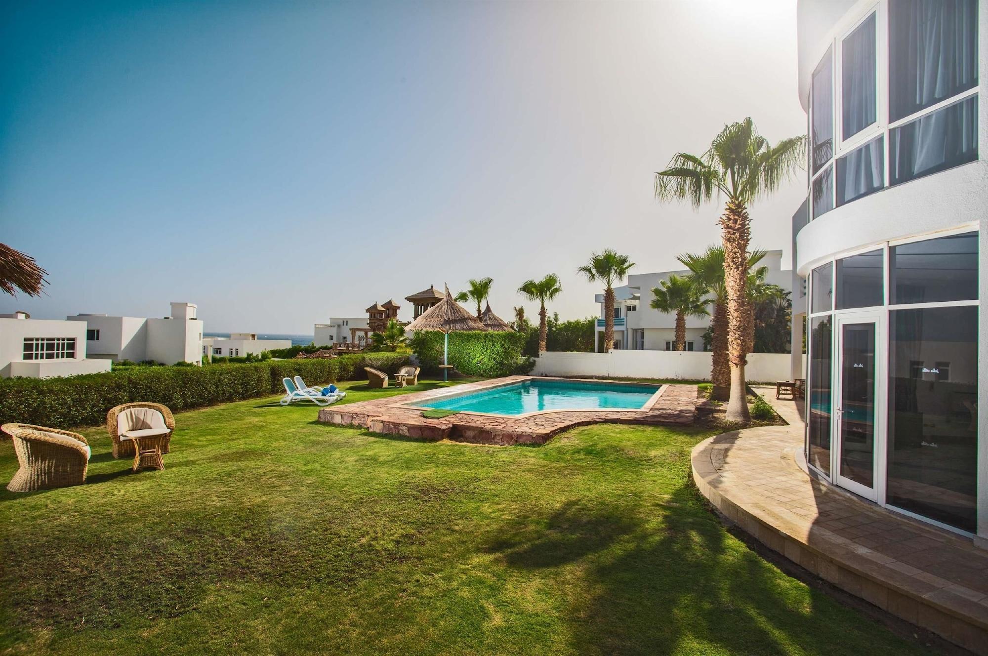 Pickalbatros Golf Beach Resort Sharm El-Sheikh Exterior foto A villa in Hacienda Bay